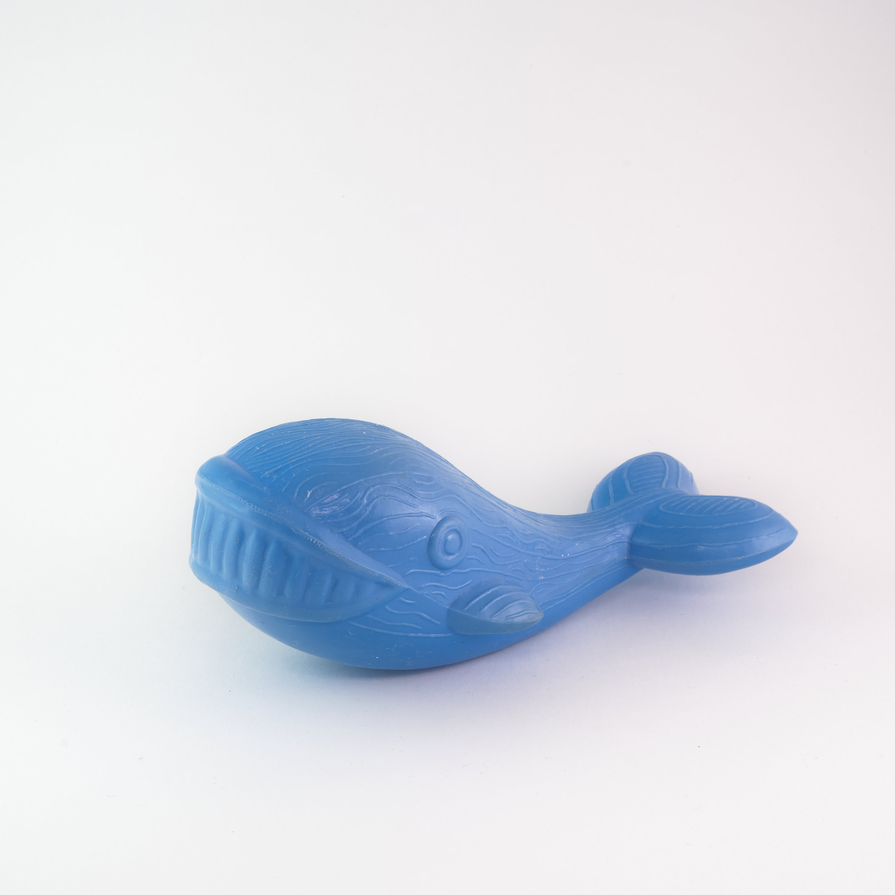 Домашний океан: море, сведённое к резиновой фигуре, достаточно большой, чтобы плавать в воображении.